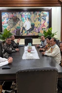 *KPPU Temui Jokowi Di Solo, Dorong Amandemen UU Persaingan Usaha*
