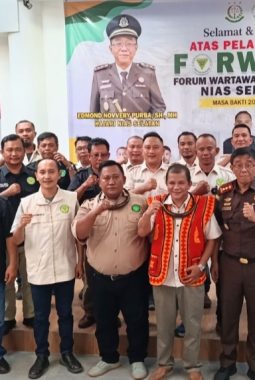 Ketua Forwaka Sumut Lantik Pengurus Forwaka Nias Selatan, Serahkan SK Kepengurusan 2026–2028