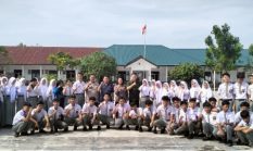 Program “Go To School”  Sat Binmas Polres Binjai Ajak Pelajar Tidak Terlibat Kenakalan Remaja