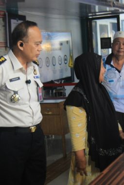 Optimalisasi Pelayanan Publik, Plh. Kalapas Pekanbaru Turun Langsung ke Area Kunjungan