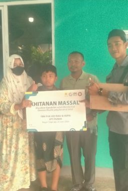PLN (Persero) ULP Bagansiapiapi Bersama YBM PLN Riau Kepri UP 3 Dumai Adakan Khitan Masal.