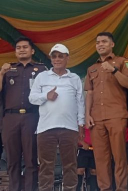 Bupati Rohil H.Bistamam Adanya Efesiensi Anggaran Belum Bisa Jawab,Namun Kita Berupaya Semaksimal Untuk Renovasi Stadion ini 