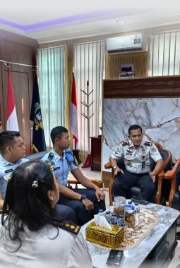 Kepala Rumah Tahanan Negara (Rutan) Kelas I Labuhan Deli, Eddy Juanedi, memberikan pembekalan dan penguatan kepada Taruna Politeknik Ilmu Pemasyarakatan.