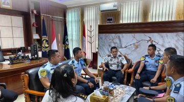 Kepala Rumah Tahanan Negara (Rutan) Kelas I Labuhan Deli, Eddy Juanedi, memberikan pembekalan dan penguatan kepada Taruna Politeknik Ilmu Pemasyarakatan.
