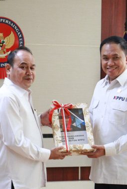 KPPU TETAPKAN GOPPRERA PANGGABEAN p KETUA DAN HILMAN PUJANA SEBAGAI WAKIL KETUA PERIODE JULI 2026–JANUARI 2029