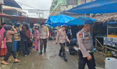 Polsek Salapian Sambangi Warga di Pekan Sabtu Tanjung Langkat, Hadirkan Rasa Aman di Tengah Aktivitas Masyarakat