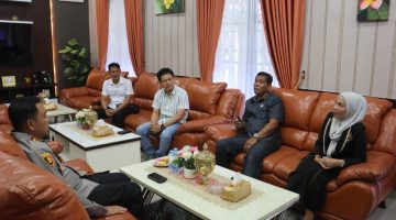 Penuh Keakraban, Kapolres Langkat Bersilaturahmi dengan Ketua DPRD