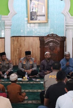 POLRES BINJAI GELAR PENGAJIAN DAN DOA BERSAMA ANAK YATIM DI MASJID AL-IKHLAS