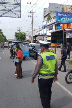 Sat Lantas Polres Langkat Patroli Gereja, Pastikan Ibadah Minggu berlangsung Aman Dan Lancar