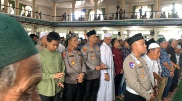*Kapolres Binjai ajak PJU Safari Salat Jumat Bersama Masyarakat di Masjid Agung Kota Binjai*