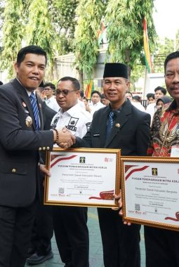 Pemkab Meranti Terima Penghargaan Mitra Kerja Kementerian Hukum 2026, Komitmen Perkuat Pelayanan Hukum