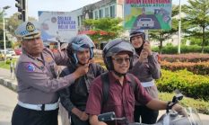 POLANTAS KARIB HADIR DI TENGAH HIRUK PIKUK KOTA PEKANBARU, DITLANTAS POLDA RIAU KOBARKAN SEMANGAT KESELAMATAN, NASIONALISME DAN GREEN POLICING JELANG HUT KE-81 RI