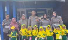Tanamkan Keselamatan Sejak Dini, Polantas Karib Kenalkan Rambu Lalu Lintas dan Green Policing kepada Anak TK
