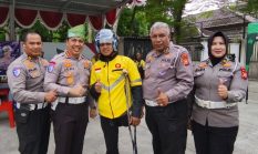Dari Helm SNI hingga Bibit Pohon, Polantas Karib Tebar Berkah Bersama Ojol Pekanbaru