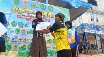 5. Putri Bungsu Kepala Sekolah SDN 006 Pangkalan kerinci Borong 2 Medali Emas di Kejurprov VIII Panahan Riau