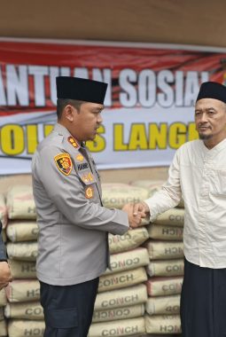 Kapolres Langkat Salurkan Bantuan Material untuk Pembangunan Mesjid Al- Ikhlas 