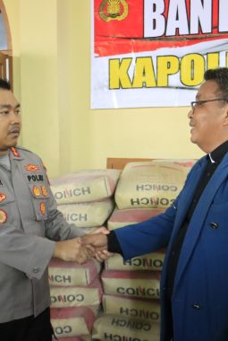 Kapolres Langkat Salurkan Bantuan Material Untuk Pembangunan Gereja HKBP Bukit Mas Besitang