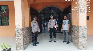 Polsek Stabat Laksanakan Pengamanan Ibadah Minggu di Gereja Kecamatan Stabat
