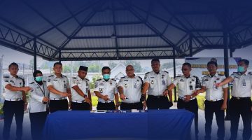 SINERGI KAMTIB DAN KPLP LAPAS NARKOTIKA RUMBAI GELAR RAZIA BLOK HUNIAN DEMI CIPTAKAN LINGKUNGAN BERSIH DARI BARANG TERLARANG