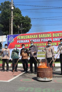 Waka Polres Binjai Hadiri Pemusnahan Barang Bukti di Kejaksaan Negeri Binjai