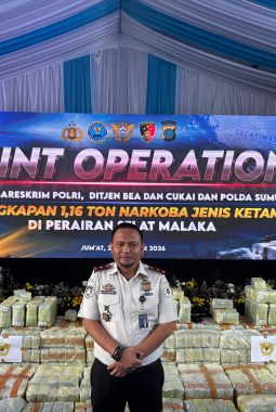 KANTOR IMIGRASI KELAS II TPI BELAWAN HADIRI JOINT OPERATION PENGUNGKAPAN 1,16 TON KETAMINE DAN DEKLARASI BERSAMA MASYARAKAT SUMATERA UTARA MENOLAK NARKOBA