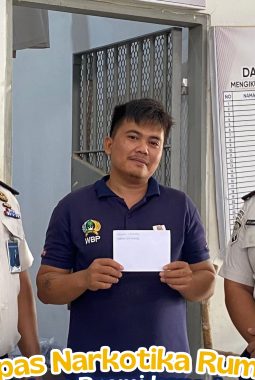 BIMKER LAPAS NARKOTIKA RUMBAI SALURKAN PREMI KEPADA WARGA BINAAN PEMASYARAKATAN